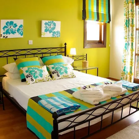 3 Bedroom Paparouna With Private Pool, Aphrodite Hills Βίλα *