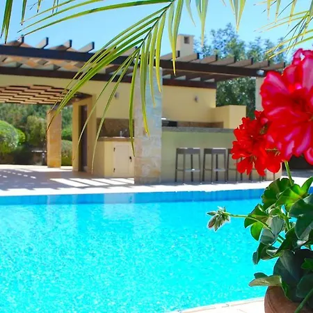 فيلة 3 Bedroom Paparouna With Private Pool, Aphrodite Hills كوكليا