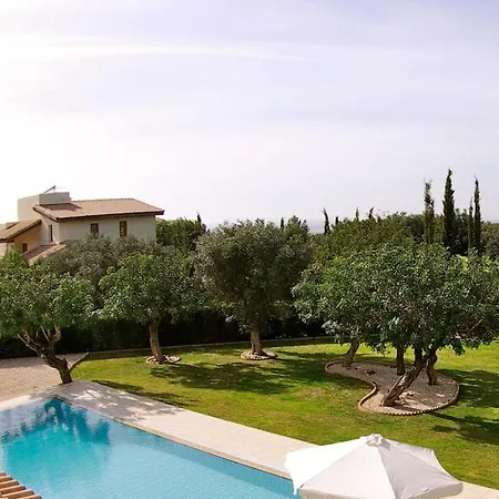 3 Bedroom Paparouna With Private Pool, Aphrodite Hills Villa