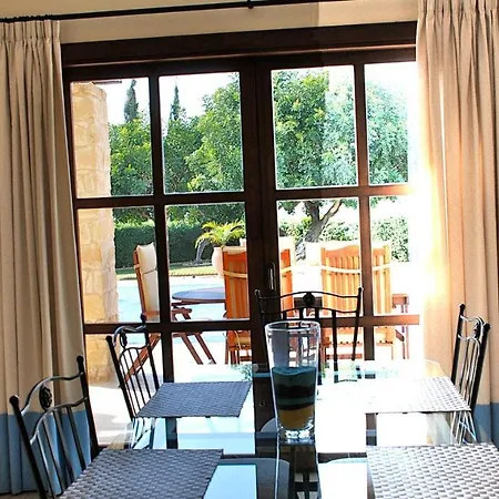 3 Bedroom Paparouna With Private Pool, Aphrodite Hills Kouklia