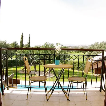 3 Bedroom Paparouna With Private Pool, Aphrodite Hills Villa *