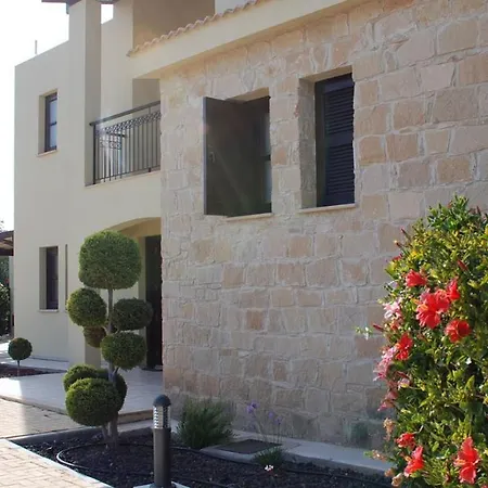 3 Bedroom Paparouna With Private Pool, Aphrodite Hills فيلة كوكليا