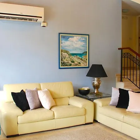 3 Bedroom Paparouna With Private Pool, Aphrodite Hills Villa *