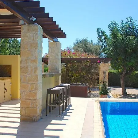 3 Bedroom Paparouna With Private Pool, Aphrodite Hills Villa *