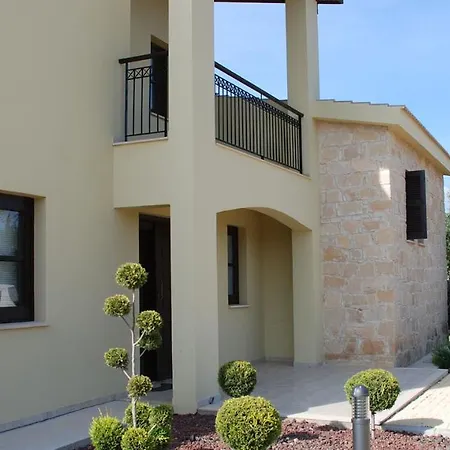 3 Bedroom Paparouna With Private Pool, Aphrodite Hills كوكليا
