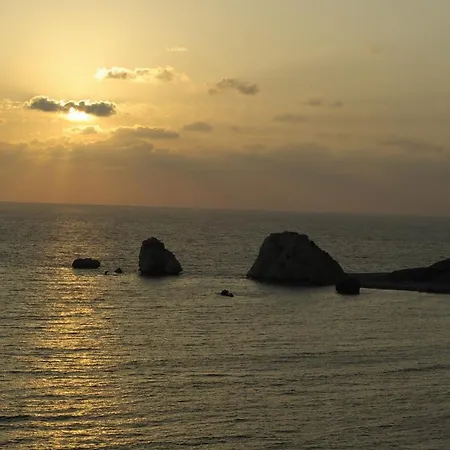 3 Bedroom Paparouna With Private Pool, Aphrodite Hills * كوكليا