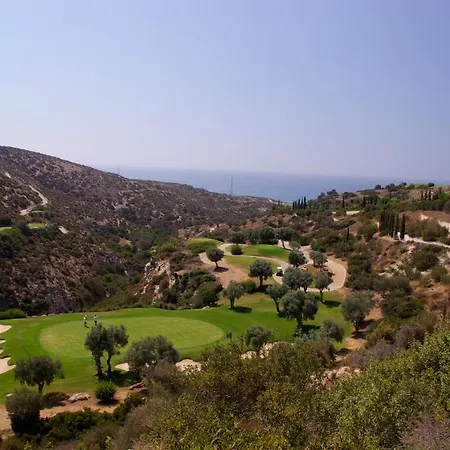 3 Bedroom Paparouna With Private Pool, Aphrodite Hills Villa Kouklia